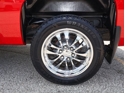 Used 2011 Chevrolet Silverado 1500 LT AWD/4WD image 27