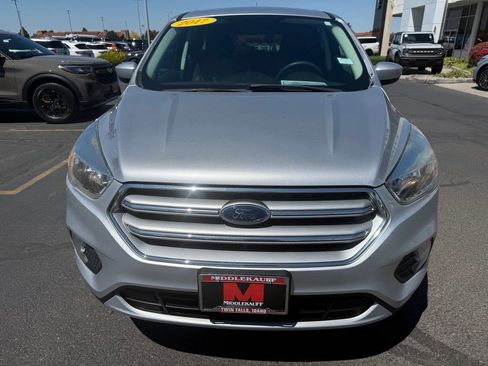 Used 2017 Ford Escape SE AWD/4WD image 2