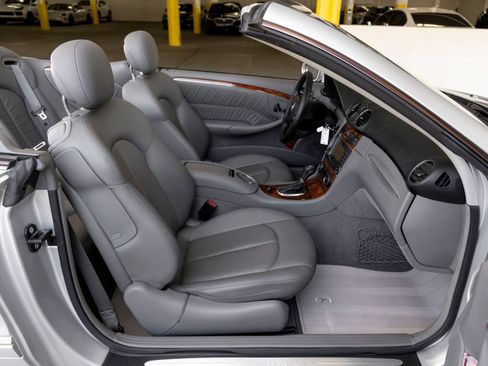Used 2007 Mercedes-Benz CLK 350 Cabriolet image 23