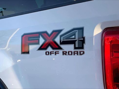 Certified 2017 Ford F250 XLT w/ XLT Premium Package image 9