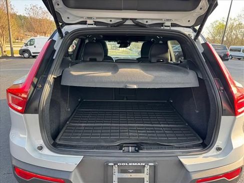 Used 2022 Volvo XC40 T4 R-Design w/ Protection Package Premier FWD image 10