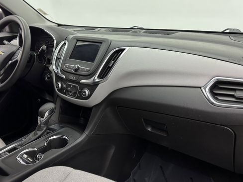 Used 2022 Chevrolet Equinox LS image 34