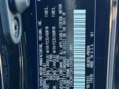 Certified 2024 Toyota Sienna XLE Woodland Edition image 23