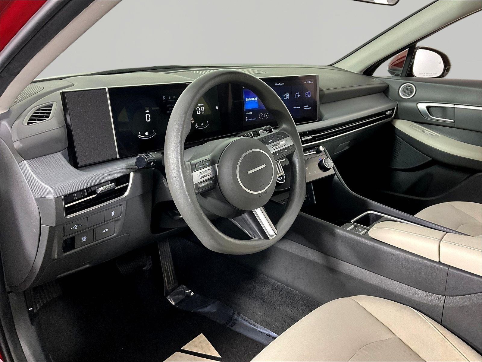 Used 2025 Hyundai Sonata SEL FWD image 17
