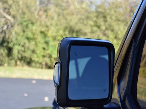 Used 2022 Jeep Wrangler Unlimited Sahara image 38