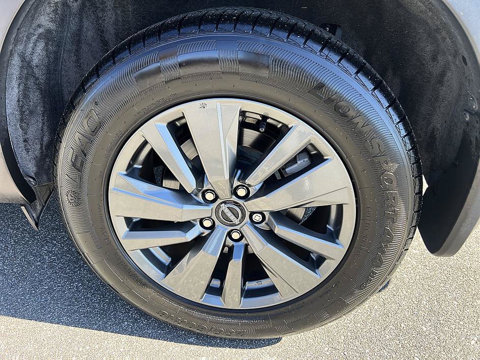 Certified 2024 Nissan Pathfinder SV FWD image 10