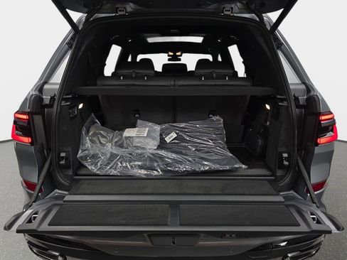 New 2026 BMW X7 xDrive40i w/ M Sport Package image 13