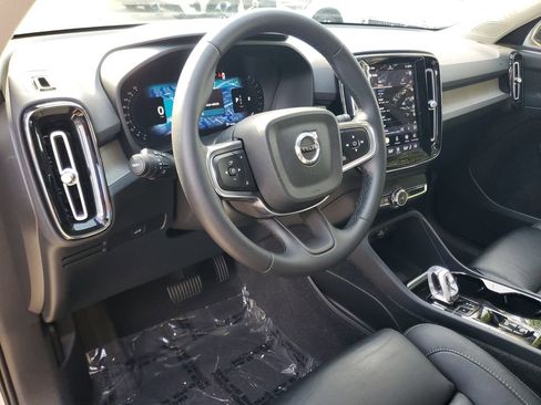 Certified 2023 Volvo XC40 B4 Plus w/ Protection Package FWD image 18