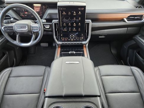 Used 2025 GMC Yukon Denali image 21