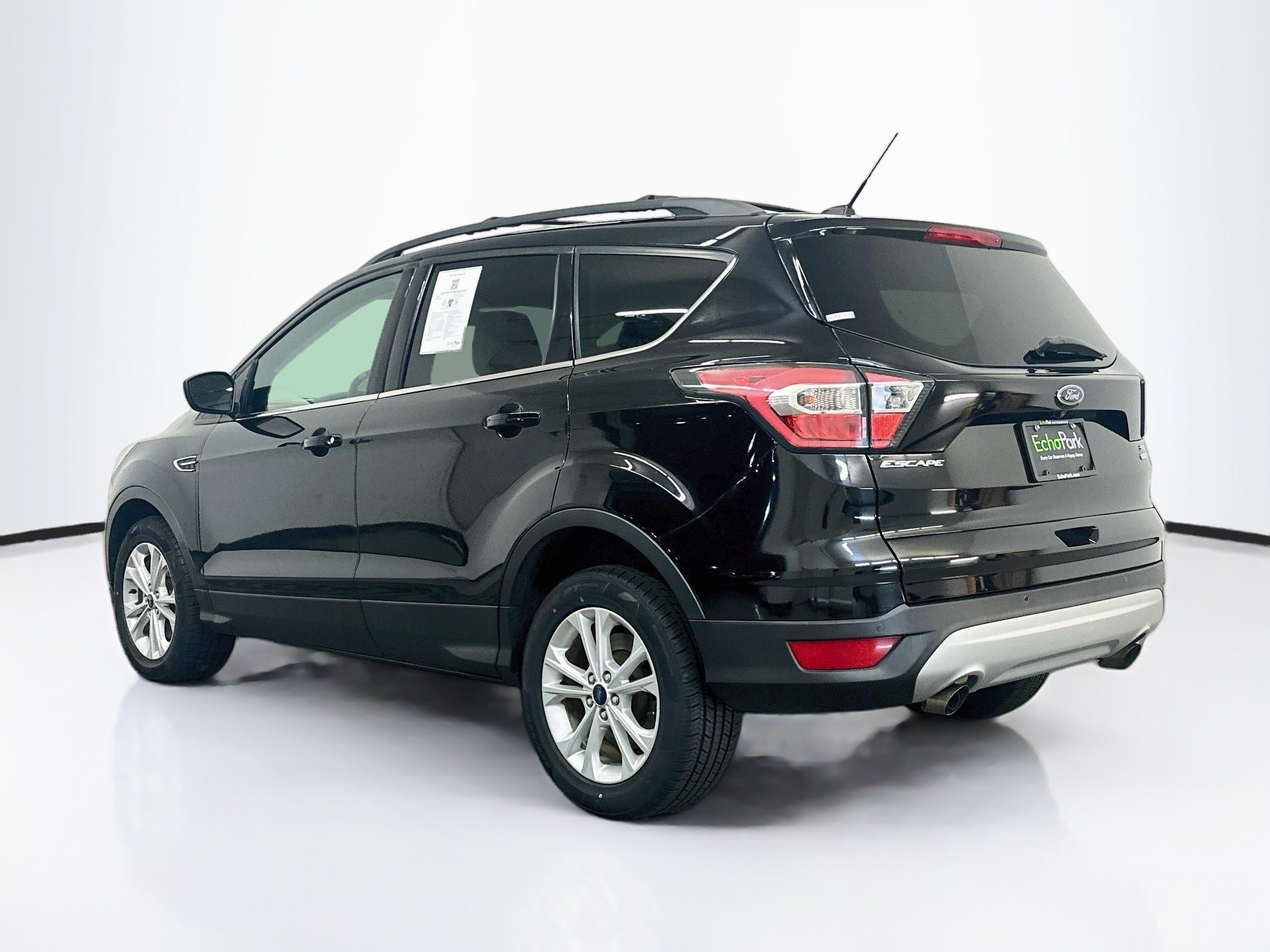 Used 2017 Ford Escape SE w/ SE Leather Comfort Package AWD/4WD image 5