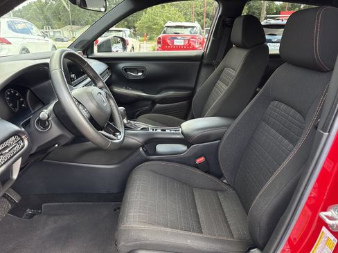 Used 2025 Honda HR-V Sport image 9
