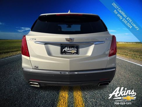 Used 2017 Cadillac XT5 Luxury w/ Driver Awareness Package image 8