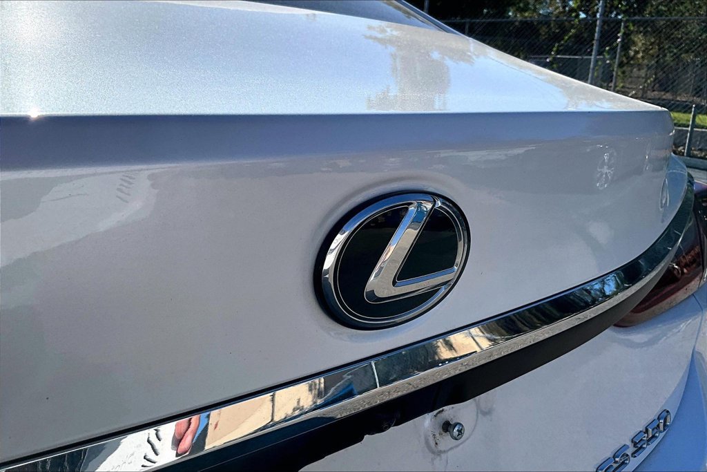 Used 2024 Lexus ES 350 w/ Premium Package FWD image 7