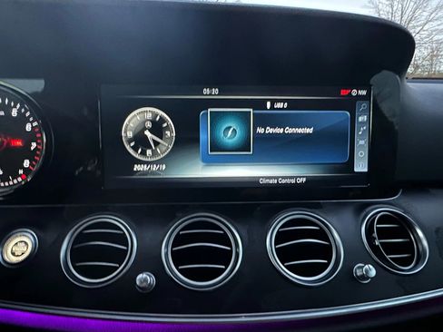 Used 2017 Mercedes-Benz E 300 4MATIC image 28