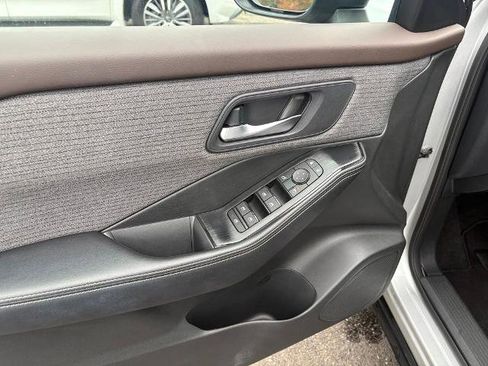 Certified 2023 Nissan Rogue SV image 14