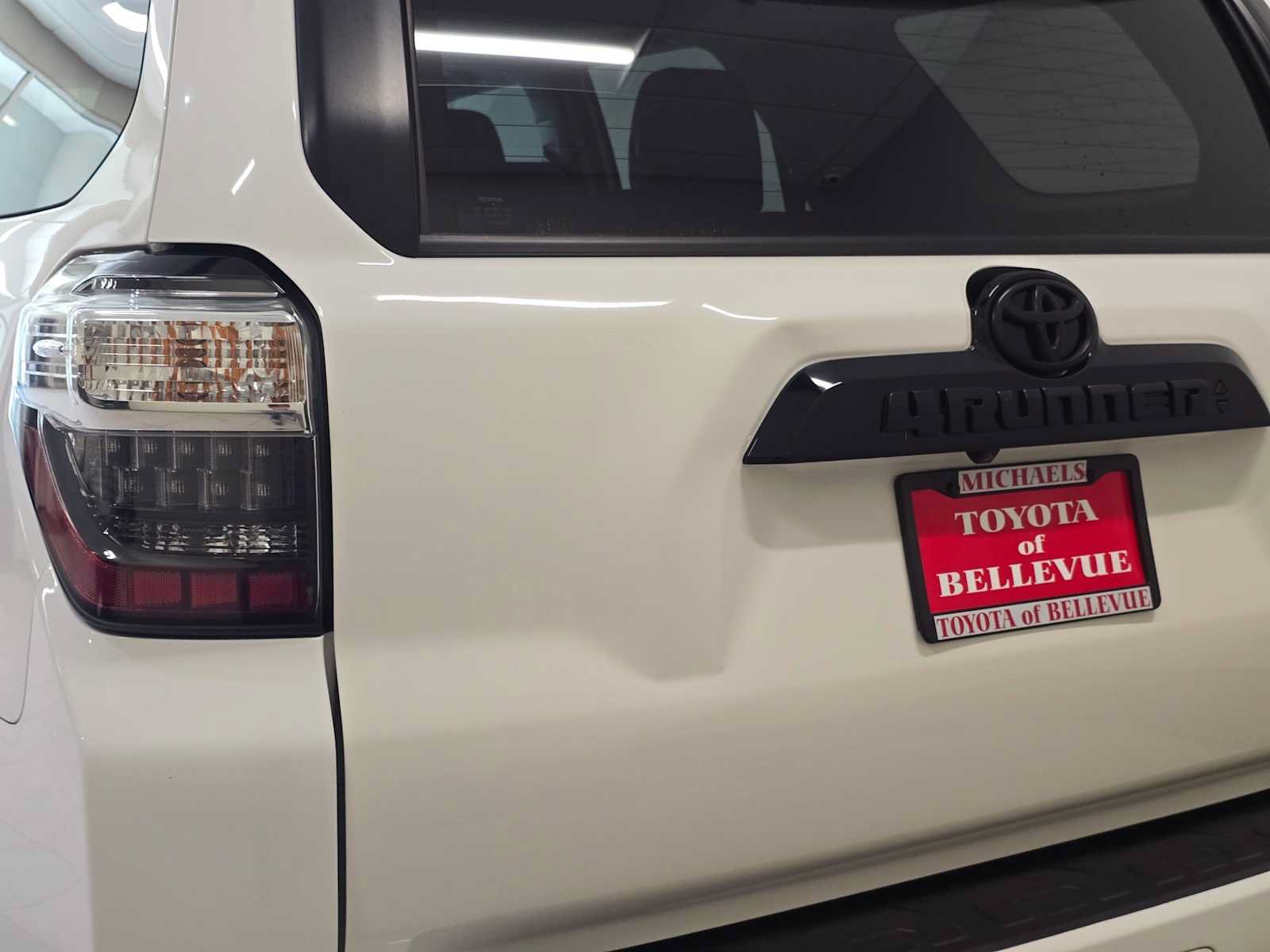 Used 2020 Toyota 4Runner SR5 Premium w/ Moonroof Package AWD/4WD image 7