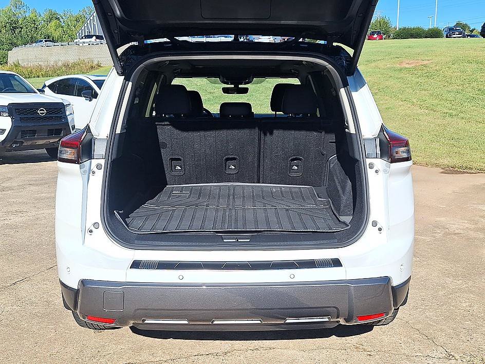 Certified 2024 Nissan Rogue SL w/ SL Premium Package FWD image 23