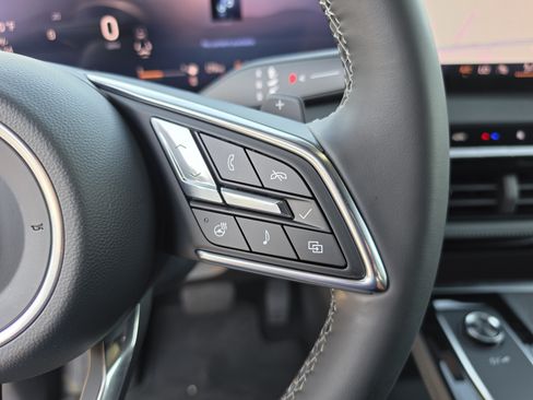 Used 2025 Buick Enclave Preferred FWD image 35