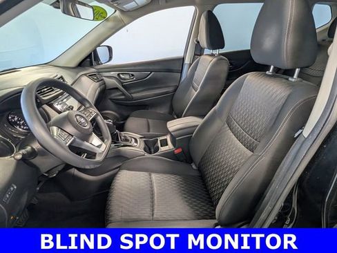 Used 2017 Nissan Rogue S image 5