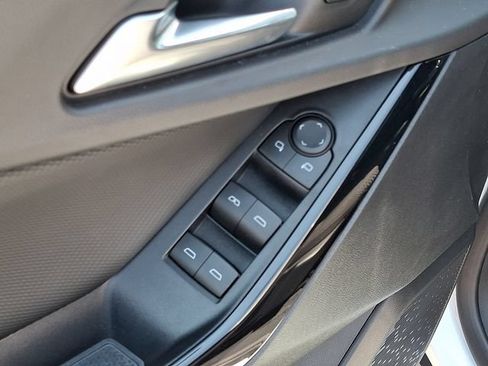 Used 2026 Chevrolet Equinox LT FWD image 23