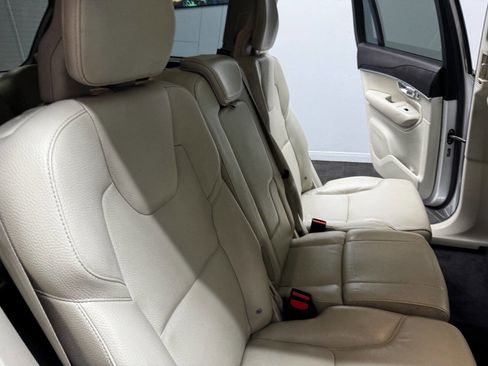 Used 2020 Volvo XC90 T5 Momentum w/ Protection Package Premier image 50