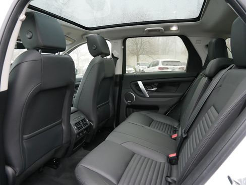 Used 2025 Land Rover Discovery Sport S image 16