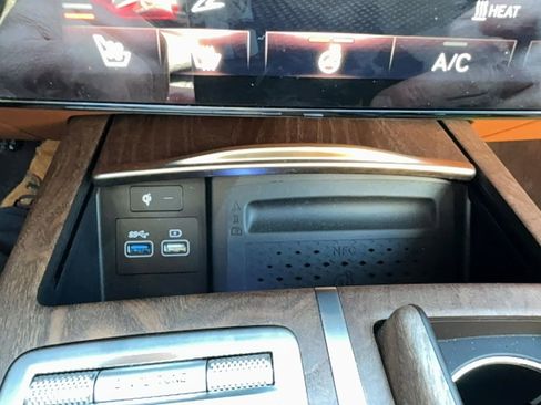 Used 2023 Genesis G80 image 31