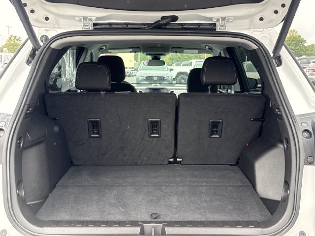 Used 2024 Chevrolet Equinox LT FWD image 12