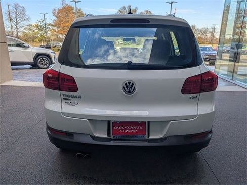 Used 2018 Volkswagen Tiguan Limited w/ Premium Package image 4