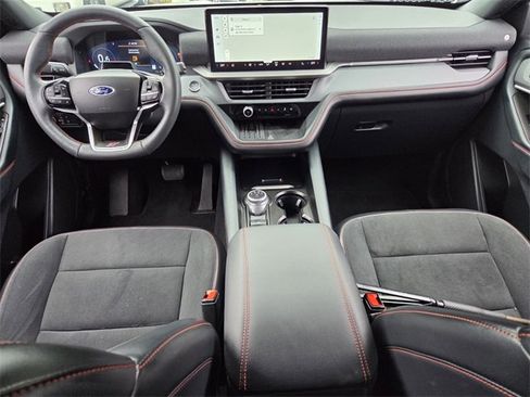 Used 2025 Ford Explorer ST image 14