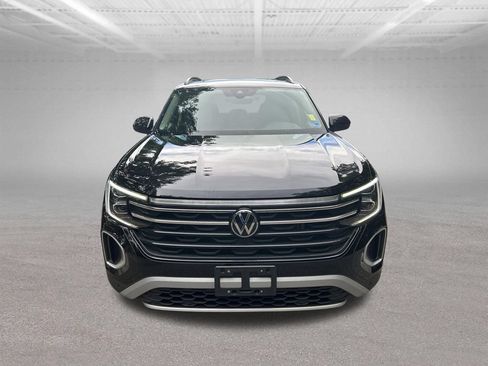 Used 2024 Volkswagen Atlas Peak Edition SE AWD/4WD image 8