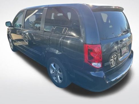 Used 2013 Dodge Grand Caravan SE image 4