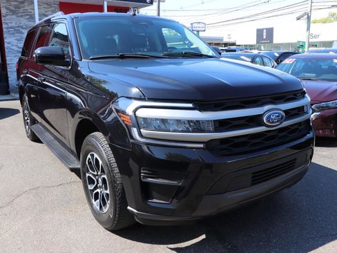 Used 2024 Ford Expedition XLT AWD/4WD image 7