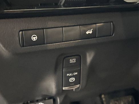 Certified 2025 Nissan Murano SV image 37