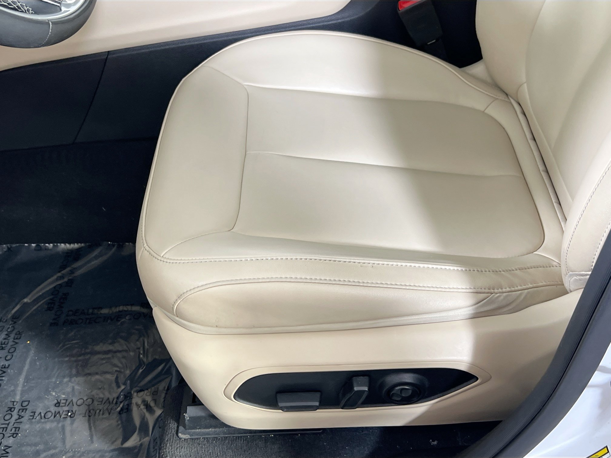 Used 2023 Jeep Grand Cherokee Limited AWD/4WD image 19