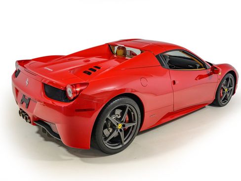 Used 2013 Ferrari 458 Spider RWD image 16