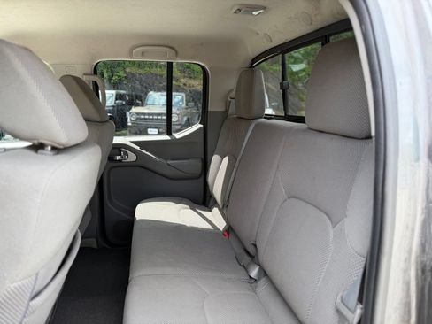 Used 2016 Nissan Frontier SV w/ SV Value Truck Package AWD/4WD image 5