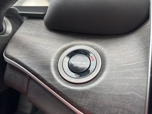 Used 2024 Jeep Grand Cherokee Limited 4xe image 10