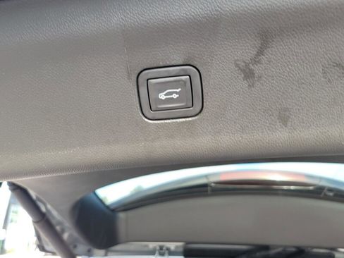 Used 2024 Buick Enclave Premium image 31