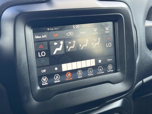 Used 2021 Jeep Renegade Latitude image 14