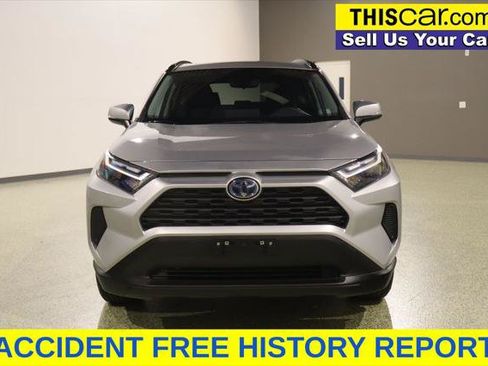Used 2022 Toyota RAV4 XLE w/ Convenience Package AWD/4WD image 3