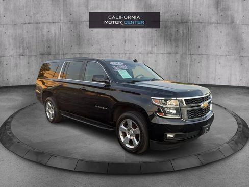 Used 2019 Chevrolet Suburban LT RWD image 1