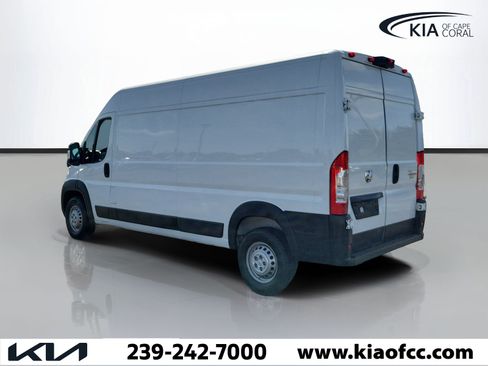 Used 2025 RAM ProMaster 2500 w/ Convenience Group FWD image 4