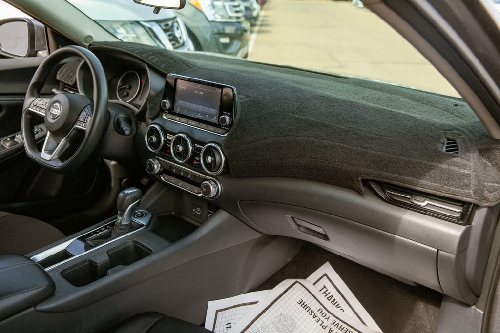 Used 2025 Nissan Sentra SV FWD image 10