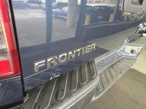 Used 2018 Nissan Frontier SV image 25