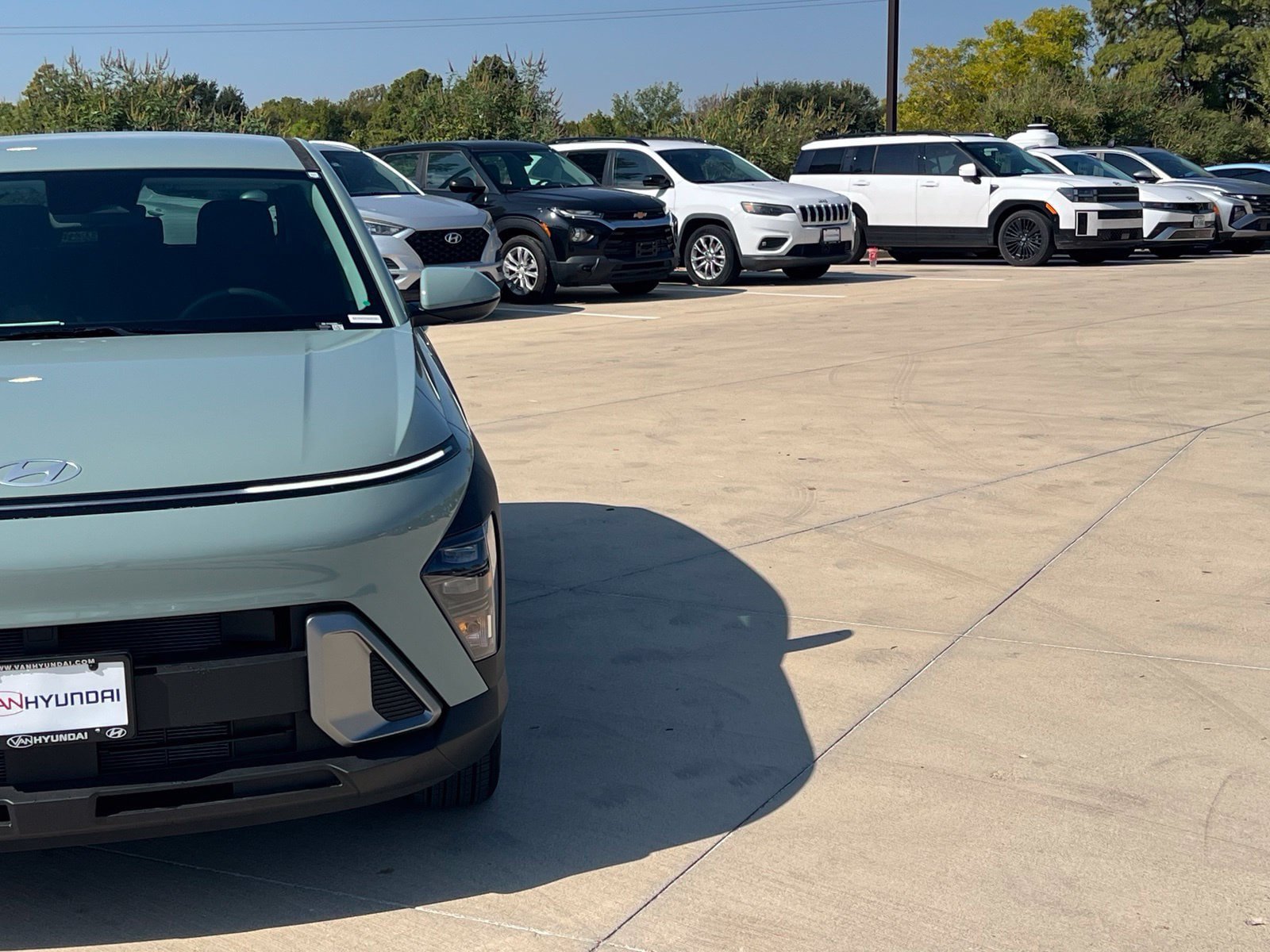 New 2027 Hyundai Kona SE FWD image 3