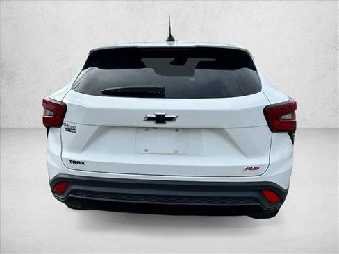 Used 2024 Chevrolet Trax RS w/ Driver Confidence Package FWD image 8