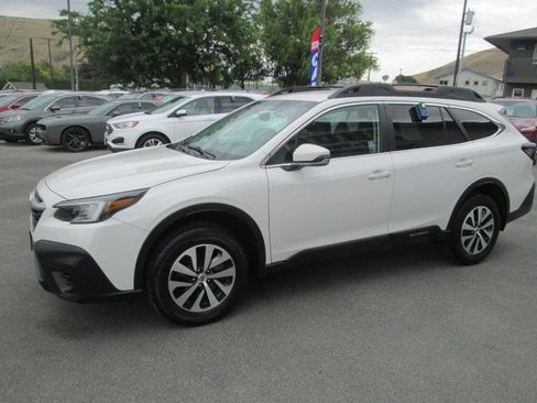 Used 2020 Subaru Outback Premium w/ Popular Package #1 AWD/4WD image 3