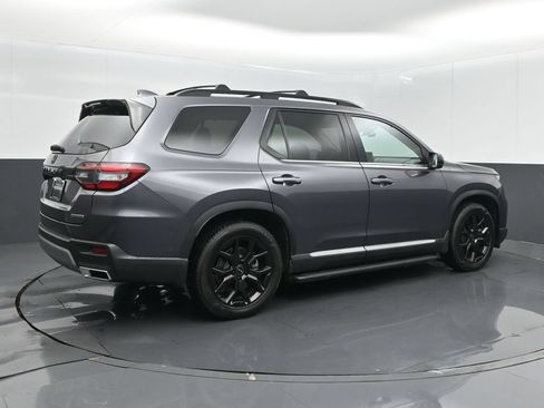 Certified 2025 Honda Pilot Touring image 8