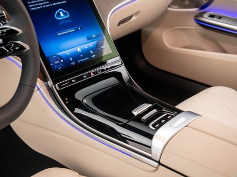 New 2026 Mercedes-Benz CLE 300 4MATIC Cabriolet image 18